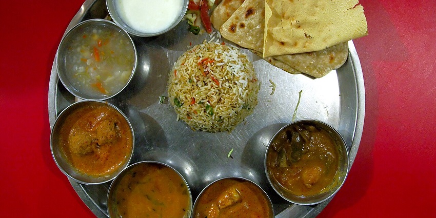 The vegetarian Thali at one of the hotels in Darjeeling has all kinds of flavours in one of the best restaurants in Darjeeling Mall Road.
