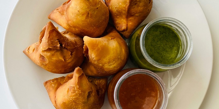 Samosa served at Icy Spicy, a popular eatery known for delicious street food in Port Blair