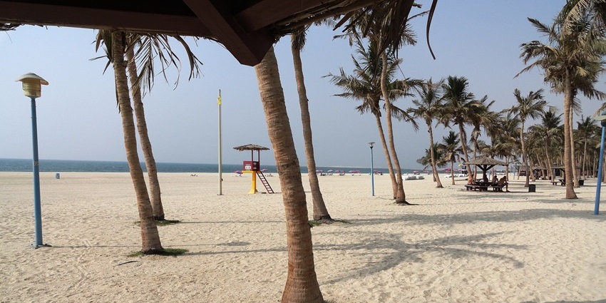 Jumeirah Beach Park, with sandy shores and green lawns, is a favourite among parks in Dubai.