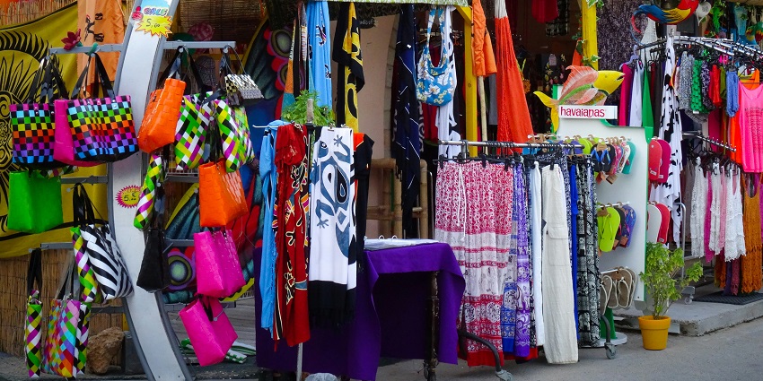 Stalls at Ladies’ Market showcase fashion and accessories, a highlight of street markets in Hong Kong.
