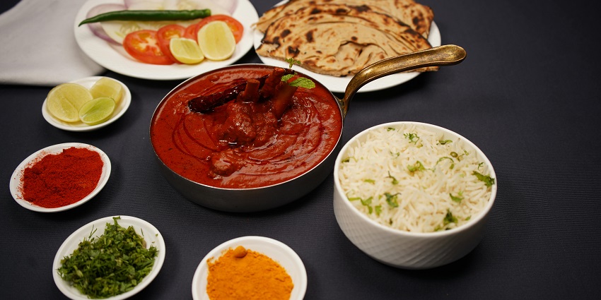 Indian thali served at Lazeez Affaire, one of the pure veg restaurants in Darjeeling.