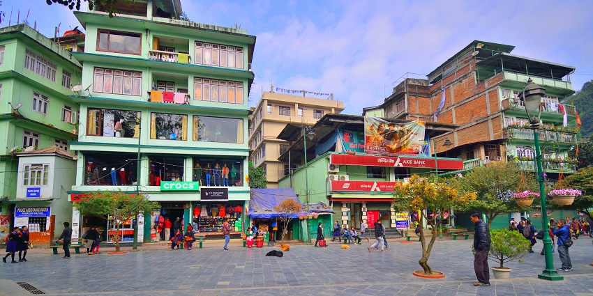 Namchi Central Market showcasing local handicrafts and organic products for shopping in Sikkim.