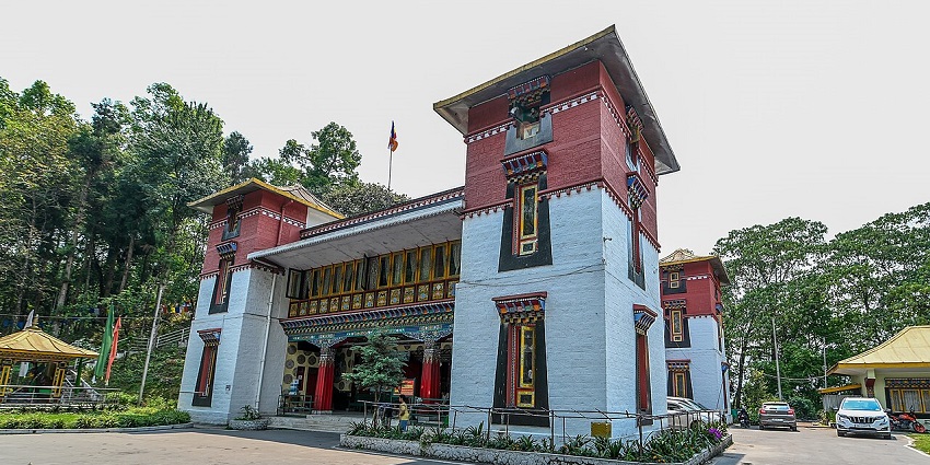 Exterior entrance of Namgyal Institute Of Tibetology Souvenir Shop for shopping in Sikkim.