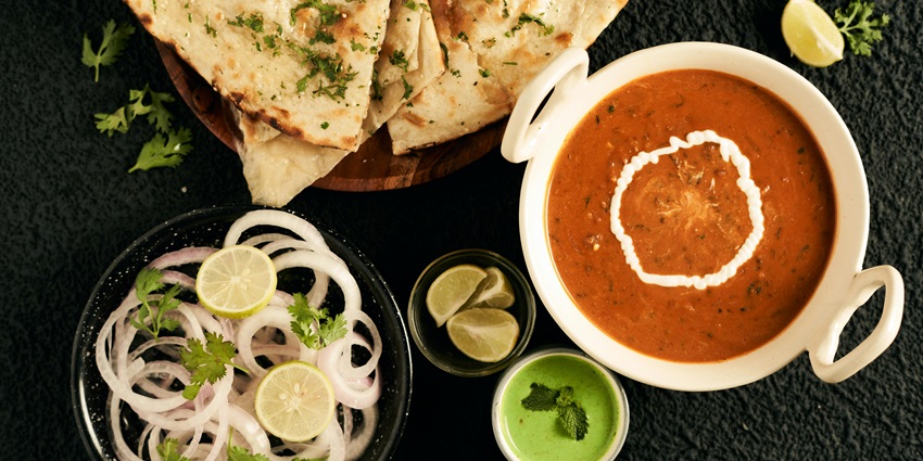 An Indian dish with onions and flatbread served at New Dilli Darbar in restaurants in Dibrugarh.