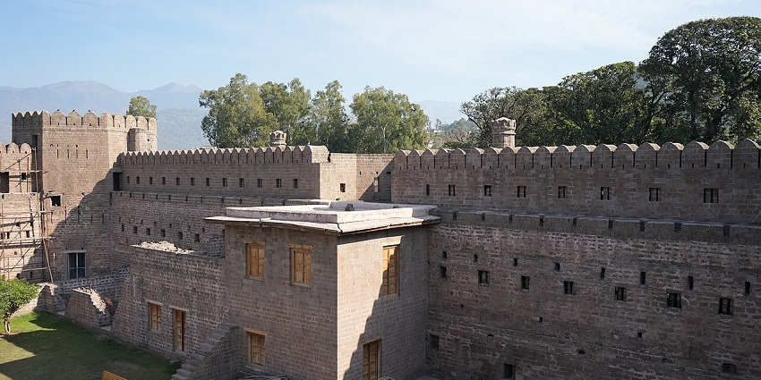 A historical photograph of the Ramnagar Fort in Udhampur, one of the iconic forts in Kashmir.