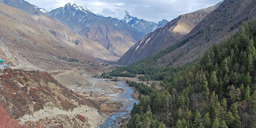 The Baspa River, flowing through Kinnaur, is used to take a dip during the Sazo Festival.
