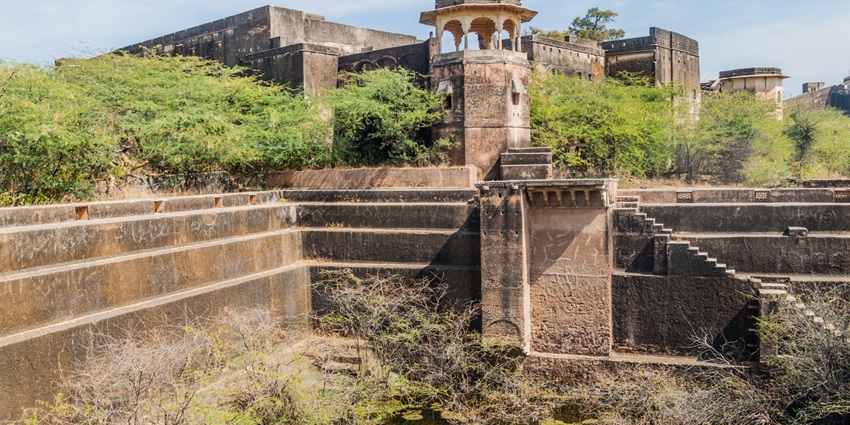 Step well at Taragarh Fort showcases heritage, one of the hill stations in Rajasthan.