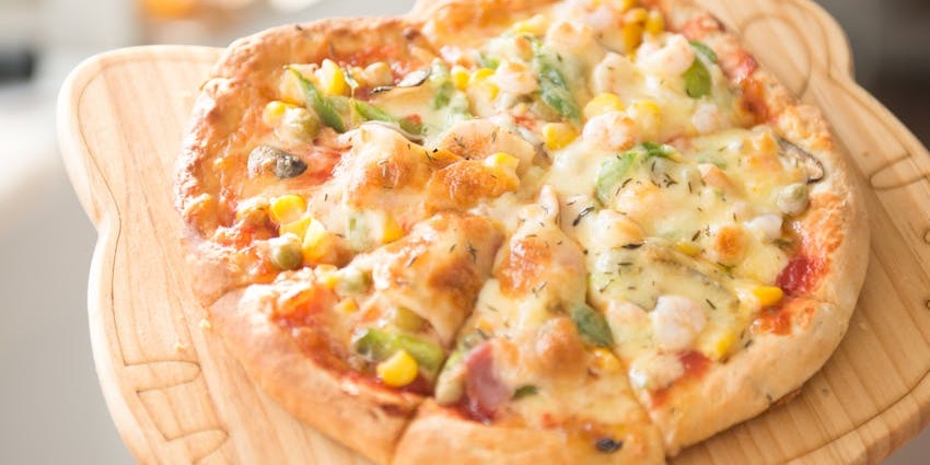 Wood-fired pizza served hot at Cafe Live & Loud, one of the top cafes in MG Marg Gangtok.