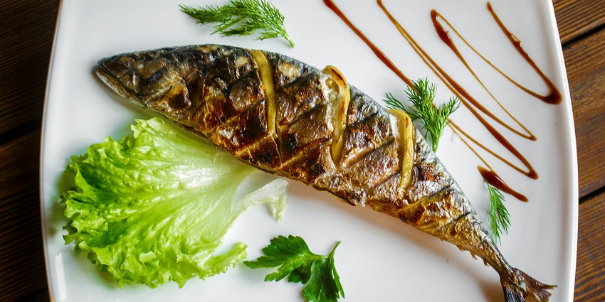 Roasted fish served at Leirung Resto, one of the popular restaurants in Manipur.
