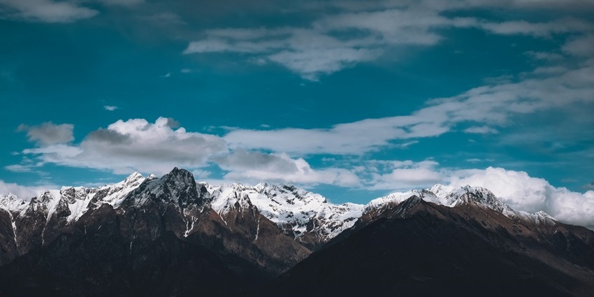 Snowfall in Arunachal Pradesh transforms Mayudia into a frozen wonderland.