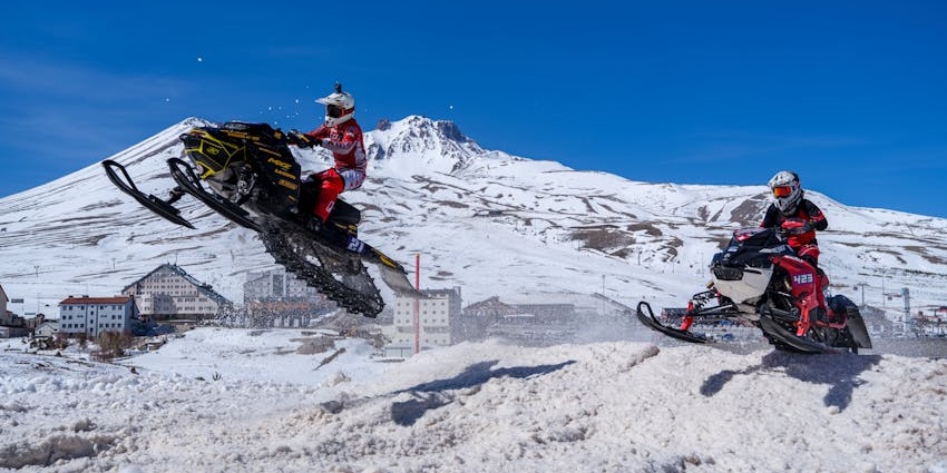 The frosty trails and scenic backdrop of Arunachal Pradesh are ideal for mountain biking.