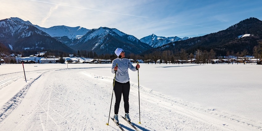 Skiing is one of the best sports to try after snowfall in India in February for adventurers.
