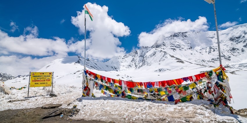 Keep these helpful tips in mind while experiencing the magic of snowfall in India.